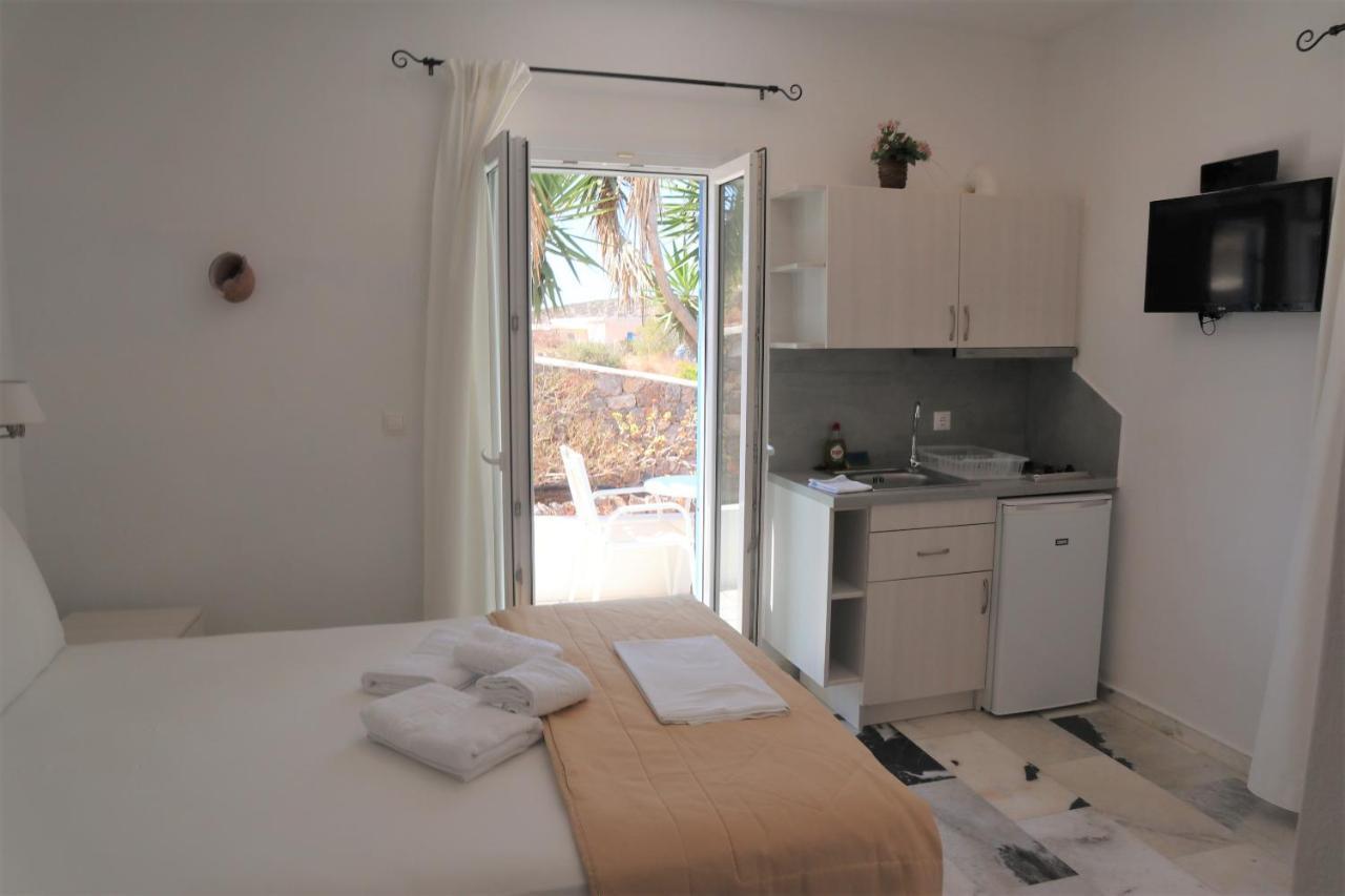 Anna'S Place Rooms Irakleia  Exterior photo